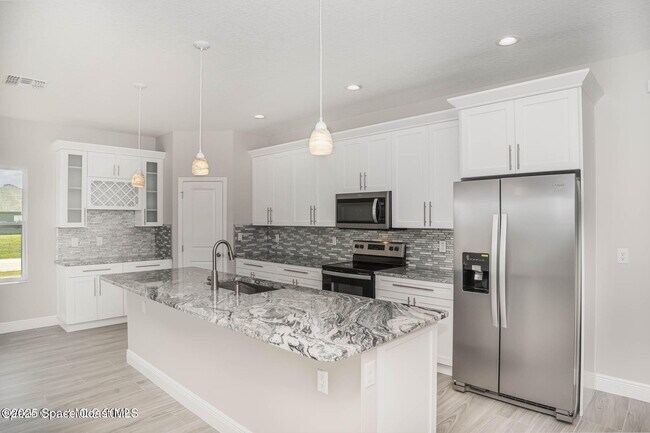 2281 Ramsdale Dr SE in Palm Bay, FL - Building Photo - Building Photo