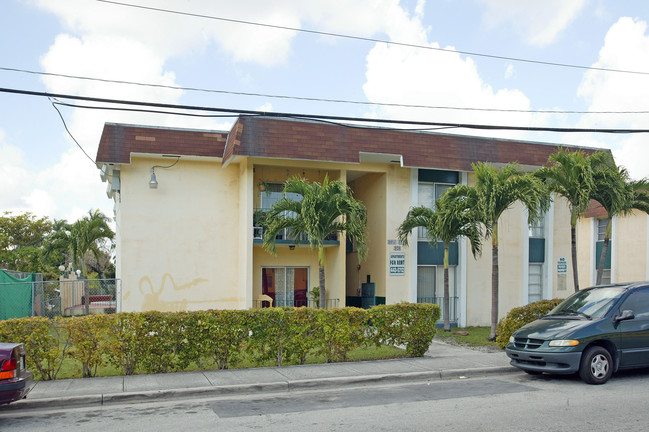 Rona Apartments in Miami, FL - Foto de edificio - Building Photo