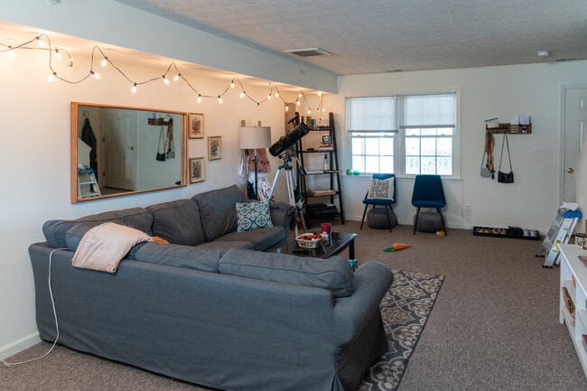 2201 Main St in Chester, MD - Building Photo - Building Photo