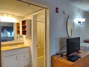 2506 S Ocean Blvd, Unit 3 in Myrtle Beach, SC - Foto de edificio - Building Photo