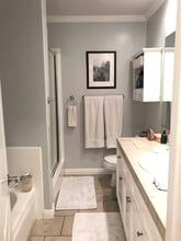 1345 N Fuller Ave, Unit 104 in Los Angeles, CA - Foto de edificio - Building Photo