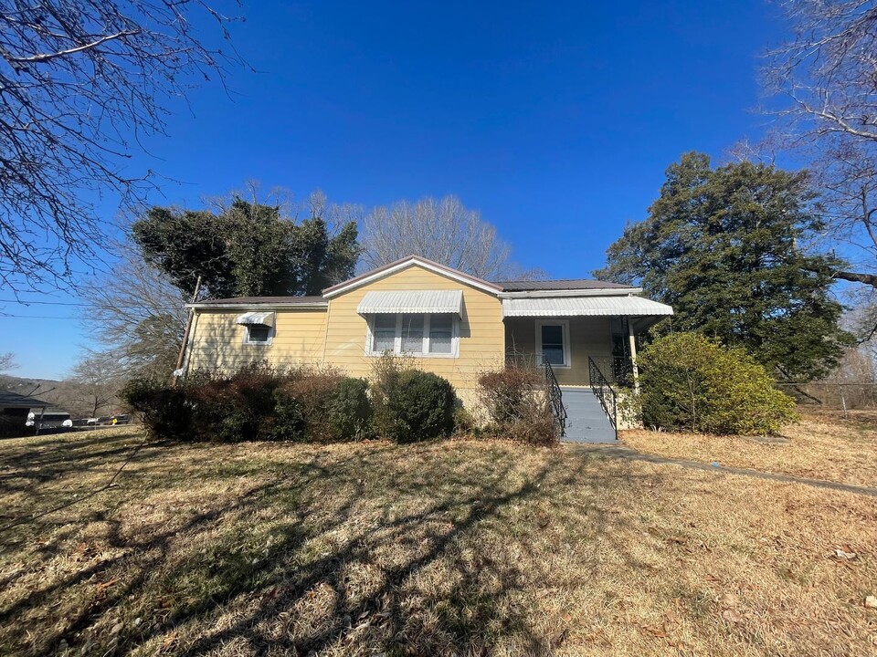 1620 2nd St SW in Hickory, NC - Building Photo