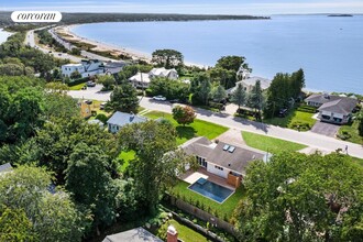 28 Cliff Dr in Sag Harbor, NY - Building Photo - Building Photo