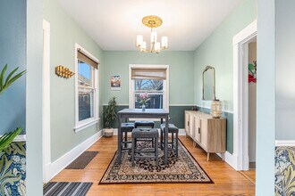 510 Glenwood Ave SE, Unit Cozy Furnished Carriage H in Grand Rapids, MI - Building Photo - Building Photo