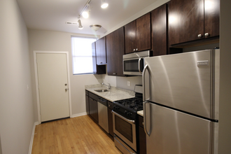 6447 N Claremont Ave, Unit 1 in Chicago, IL - Building Photo - Building Photo