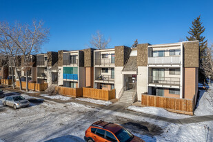 Pineridge Greene Apartments in Calgary, AB - Building Photo