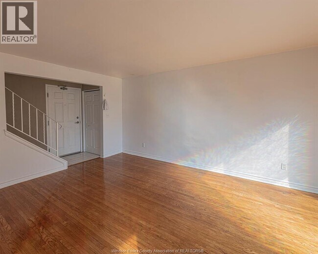 1900 Columbia Ct in Windsor, ON - Building Photo - Building Photo