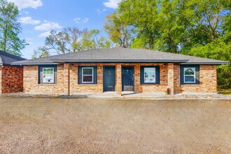 40063 W I 55 Service Rd, Unit 19 in Ponchatoula, LA - Building Photo - Building Photo
