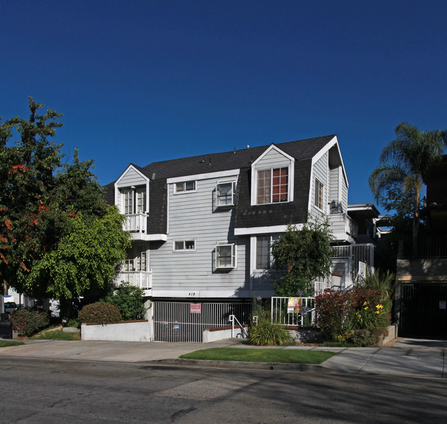 419 E Tujunga Ave