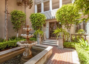 8455 Fountain Ave in West Hollywood, CA - Building Photo - Building Photo
