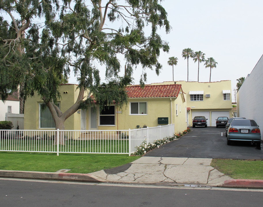 14513 Weddington St in Sherman Oaks, CA - Foto de edificio