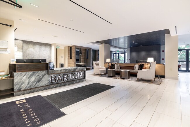 The Barton at Woodley in Washington, DC - Foto de edificio - Lobby