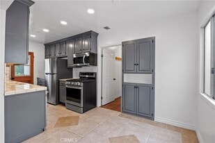 5183 Inglewood Blvd in Culver City, CA - Building Photo