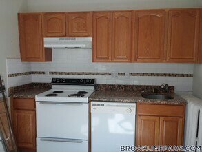 18 Euston St in Brookline, MA - Foto de edificio - Building Photo