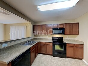 9247 Pacific Maple in San Antonio, TX - Building Photo - Building Photo