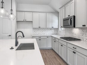 2175 Oak Run Pkwy in New Braunfels, TX - Building Photo - Building Photo