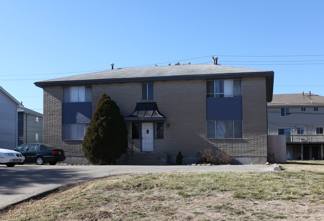 9308 Reeder St in Overland Park, KS - Foto de edificio - Building Photo