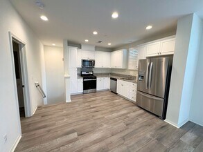 2848 E Berry Loop Privado in Ontario, CA - Building Photo - Building Photo