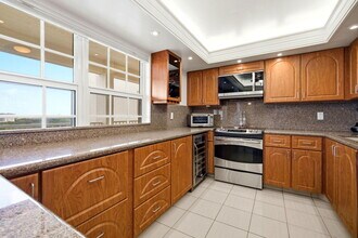 3507 Oaks Way in Pompano Beach, FL - Building Photo - Building Photo