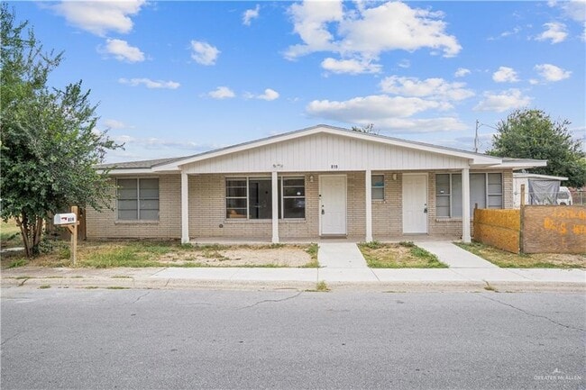property at 821 S 16th St