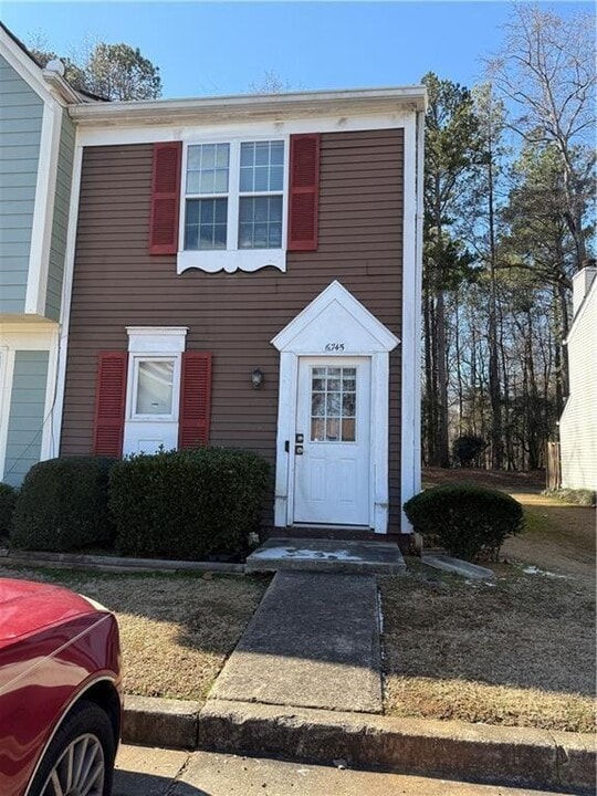 6745 Trafalger Square in Norcross, GA - Building Photo