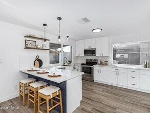 2529 E Commonwealth Cir in Chandler, AZ - Building Photo - Building Photo