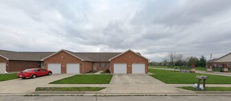 1035 Laurel Tree Ct in Troy, OH - Building Photo