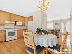 40 Myrtle St in Waltham, MA - Building Photo - Building Photo