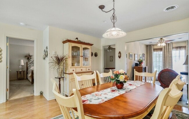 372 Winding Oak Dr