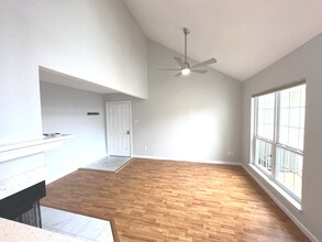 245 Carriage Crossing Ln in Middletown, CT - Building Photo - Building Photo