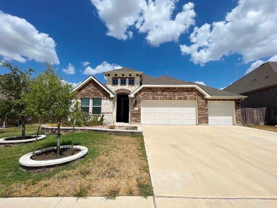 720 Sunny Ridge Dr in Leander, TX - Building Photo