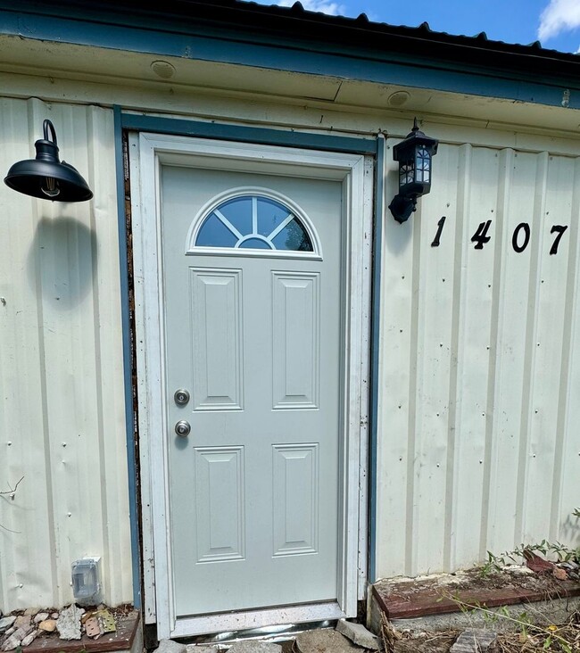 property at 1407 Hobson Ave