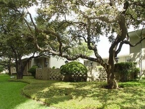 6357 Diamond Head Cir in Dallas, TX - Building Photo - Building Photo
