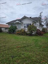 3090 Jackson Hwy in Chehalis, WA - Building Photo