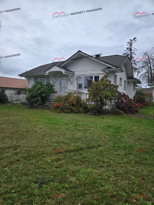 3090 Jackson Hwy in Chehalis, WA - Building Photo