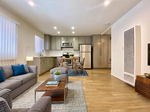 144 Westmoreland Ave in Los Angeles, CA - Building Photo - Building Photo