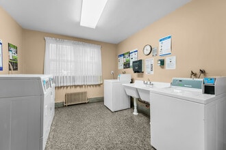 69 Gamble Av in Toronto, ON - Building Photo - Building Photo