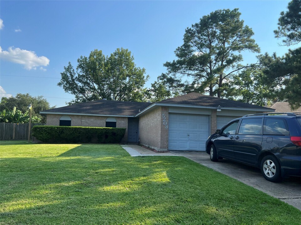 5203 Markwood Ln in Houston, TX - Building Photo
