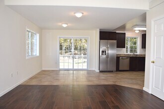 13 Highland Ave in Nottingham, NH - Building Photo - Building Photo