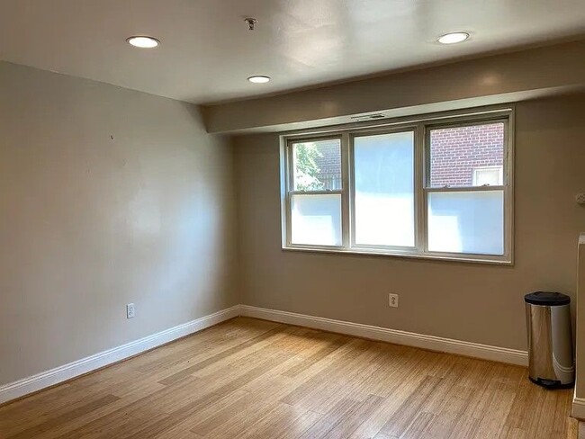 property at 4724 Benning Rd SE