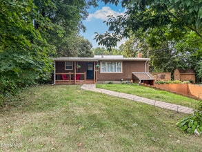 209 Ottawa St in Lake George, NY - Building Photo - Building Photo