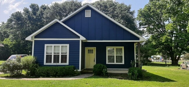 property at 310 W Indiana St