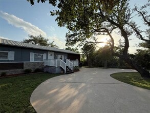10603 Thomaswood Ln in Austin, TX - Building Photo - Building Photo