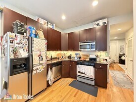 2615 W Rice St, Unit 2R in Chicago, IL - Building Photo
