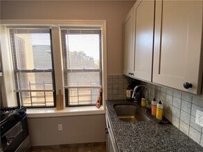 2 Nicholas St in Staten Island, NY - Building Photo - Building Photo