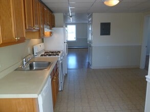 227 Standish Ave in Plymouth, MA - Building Photo - Building Photo