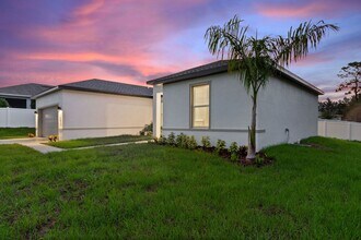 360 Hibiscus Dr in Poinciana, FL - Building Photo - Building Photo