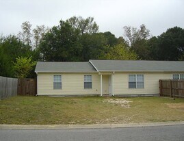 552 Brock Ave in Crestview, FL - Building Photo