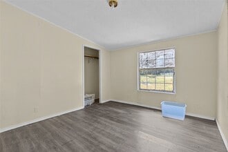 177 County Rd 2803 in Cleveland, TX - Foto de edificio - Building Photo