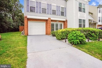 13101 Summer Rain Terrace in Fairfax, VA - Building Photo - Building Photo